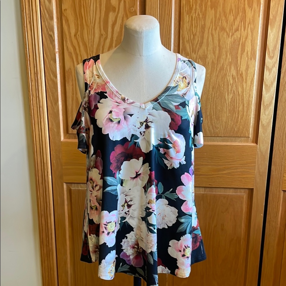 Gaze Cold Shoulder Dark Floral Top Sz L